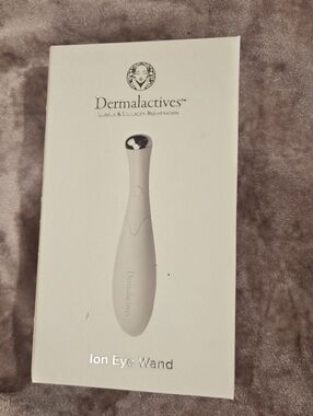 Dermalactives Ion Eye Wand